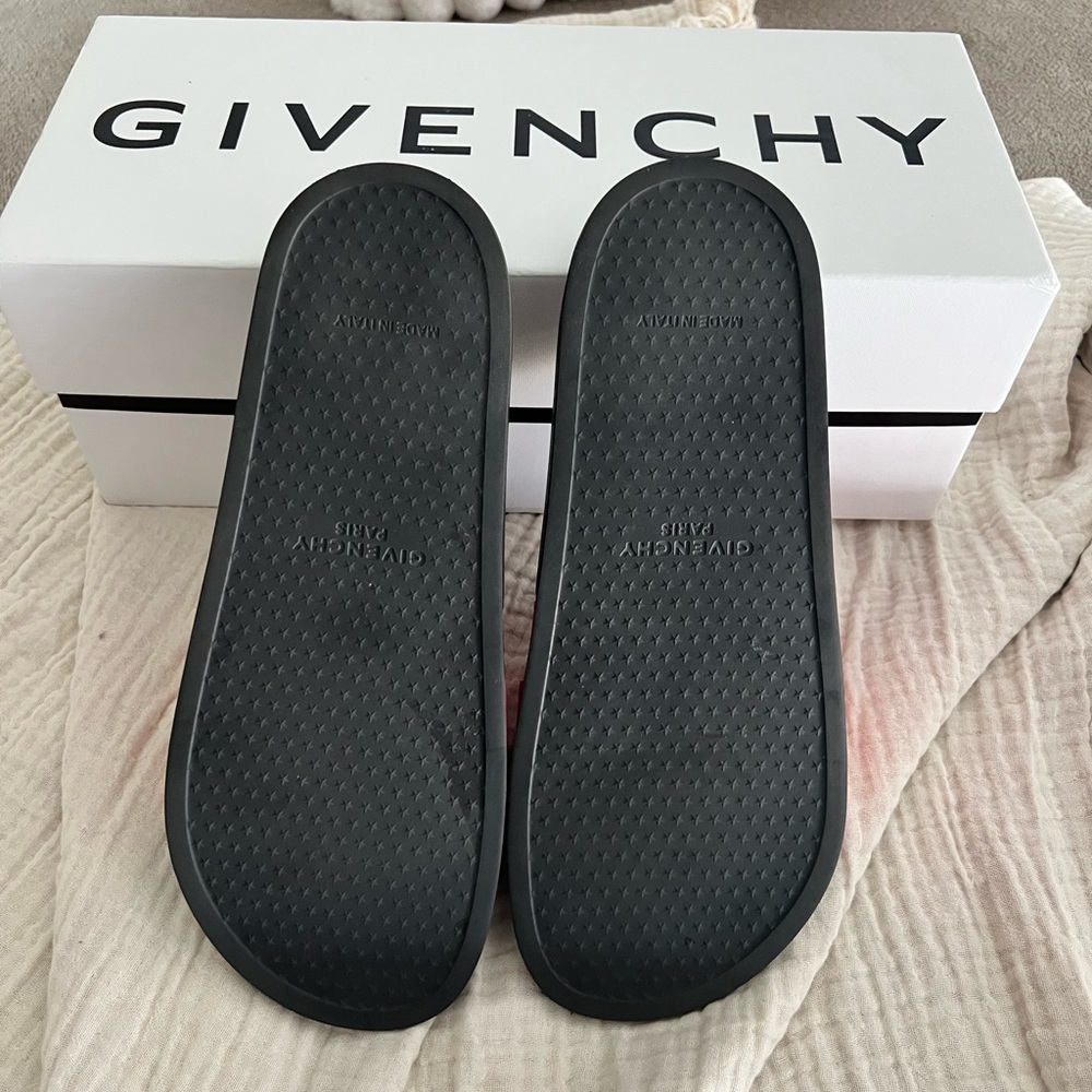 Givenchy Pink Slide Sandals with Logo - Picture 3 of 3